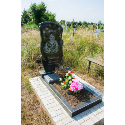 Пам`ятник з граніту дитині